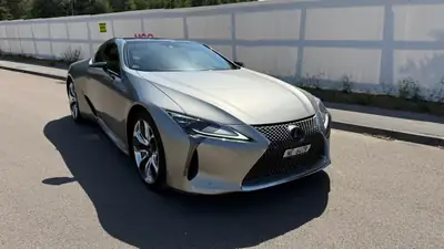 Lexus LC 500h Sport+ — Coupé hybride haute performance, très faible kilométrage — rear view