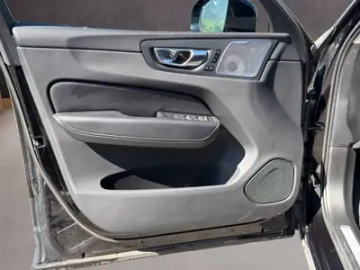 Volvo XC60 2.0 T8 TE XCENTRIC eAWD — SUV hybride rechargeable, 70'000 km, traction intégrale — Miniature 18