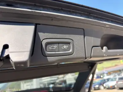Volvo XC60 2.0 T8 TE XCENTRIC eAWD — SUV hybride rechargeable, 70'000 km, traction intégrale — Miniature 19