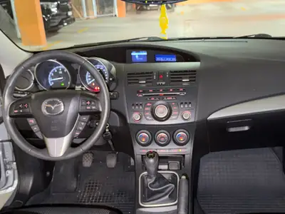Mazda 3 1.6 Exclusive — Berline compacte fiable, 30 000 km seulement — détail