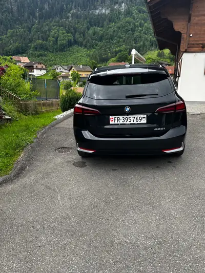 BMW 220 Active Tourer 220i — Monospace hybride compact, 60 600 km seulement — Heckansicht