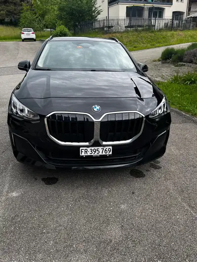 BMW 220 Active Tourer 220i — Monospace hybride compact, 60 600 km seulement — Seitenansicht