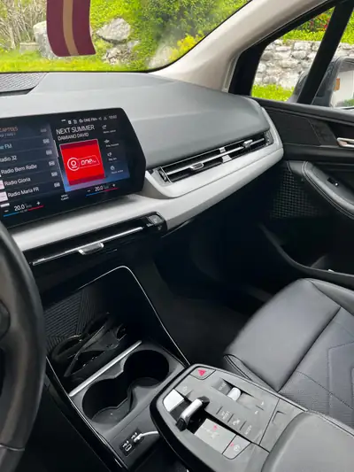 BMW 220 Active Tourer 220i — Monospace hybride compact, 60 600 km seulement — Detail