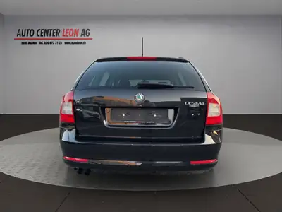 Skoda Octavia Combi 1.4 TSI — Familiale robuste, sans accident, sièges chauffants — tableau de bord
