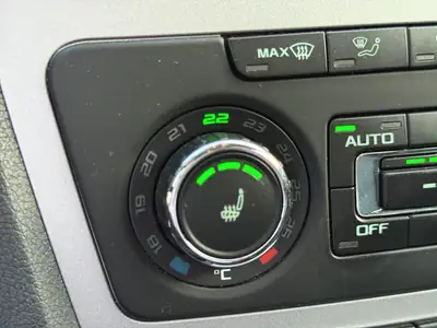 Skoda Octavia Combi 1.4 TSI — Familiale robuste, sans accident, sièges chauffants — Miniature 24