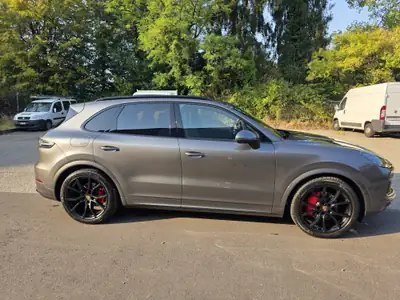 Porsche Cayenne 3.0 V6 — SUV premium d'exception, première main, 53'000 km — vista posteriore