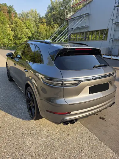 Porsche Cayenne 3.0 V6 — SUV premium d'exception, première main, 53'000 km — vista esterna