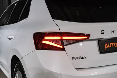 Skoda Fabia 1.0 TSI Top Selection DSG — Citadine dynamique, garantie 5 ans, quasi-neuve — Miniature 27