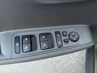 Hyundai Inster 49kWh Vertex Cross — Petit SUV électrique urbain, neuf avec garantie — Miniature 21