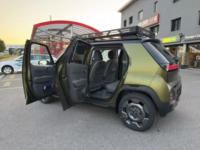 Hyundai Inster 49kWh Vertex Cross — Petit SUV électrique urbain, neuf avec garantie — Miniature 31