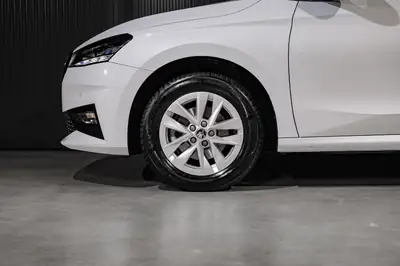Skoda Fabia 1.0 TSI Top Selection DSG — Citadine dynamique, garantie 5 ans et 8200 km seulement — Miniatur 28
