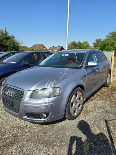 Audi A3 2.0 TFSI Ambition Quattro — Berline sportive polyvalente, 242 000 km — exterior view