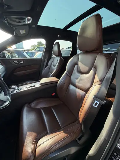 Volvo XC60 T8 eAWD Inscription — SUV hybride rechargeable, 177 600 km — intérieur