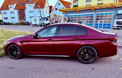 BMW M5 xDrive Drivelogic First Edition — Berline sportive 600 ch, 100'900 km seulement — rear view