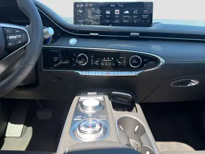 Genesis GV70 Electrified Sport — SUV électrique premium 490 ch, pack options complet — Miniature 12