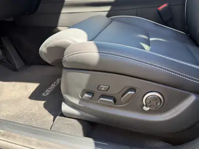 Genesis GV70 Electrified Sport — SUV électrique premium 490 ch, pack options complet — Miniature 18