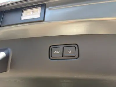 Genesis GV70 Electrified Sport — SUV électrique premium 490 ch, pack options complet — Miniature 16