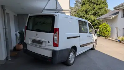 Peugeot Expert 2.0 HDi 130 L2H1 — Utilitaire fiable, sans sinistre, 132'000 km — rear view