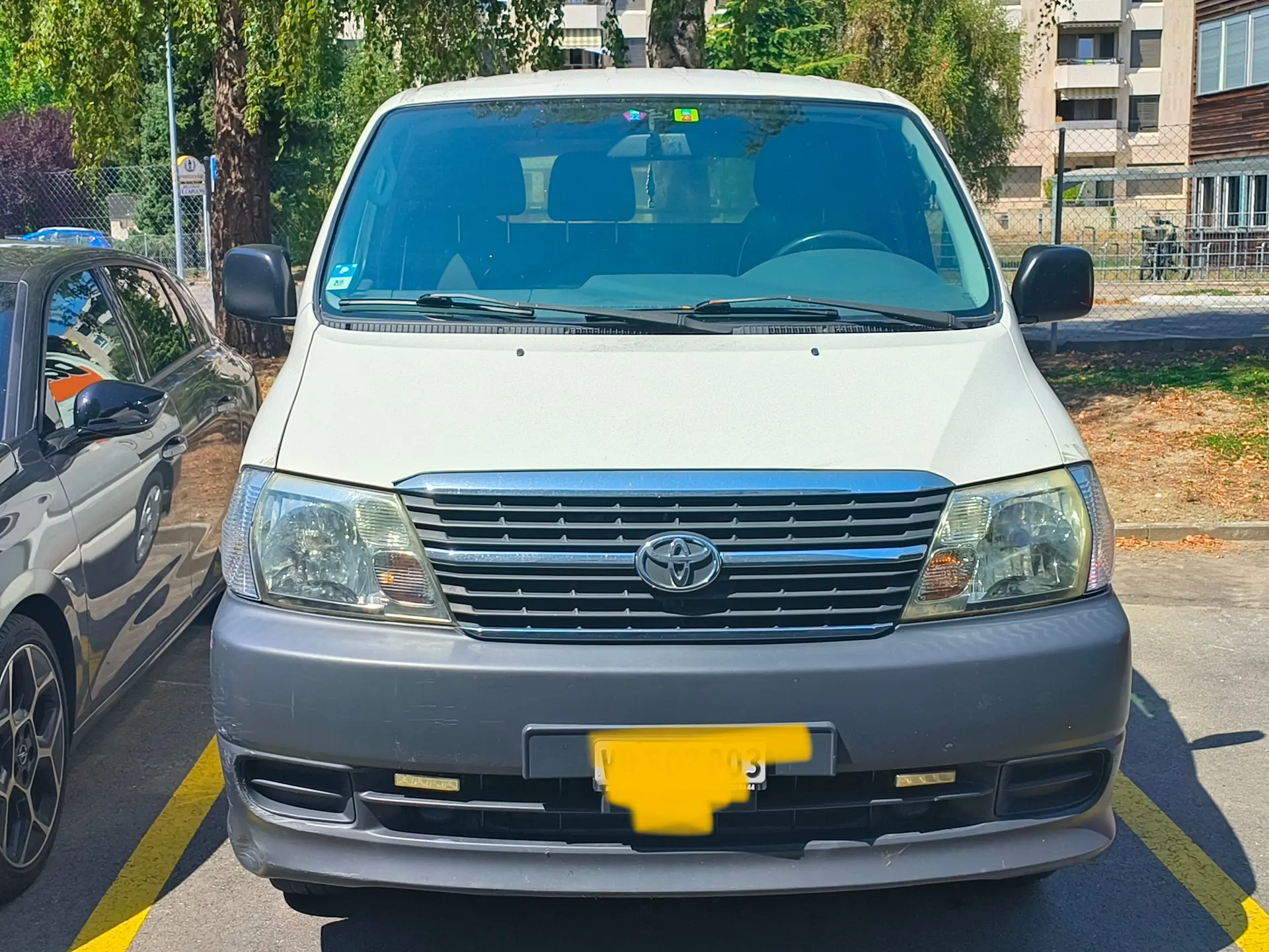 Toyota Hiace 2011 occasion Champagne — 4