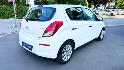 Hyundai i20 1.2 Comfort — Citadine fiable, excellent état, expertisée — tableau de bord
