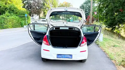 Hyundai i20 1.2 Comfort — Citadine fiable, excellent état, expertisée — Miniature 15