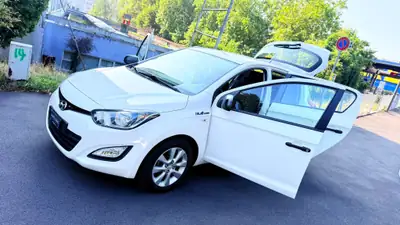 Hyundai i20 1.2 Comfort — Citadine fiable, excellent état, expertisée — Miniature 14