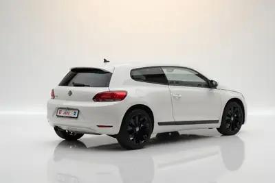 VW Scirocco 1.4 TSI Design — Coupé sportif économe, entretien réduit — tableau de bord