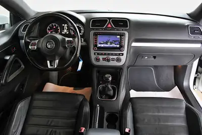 VW Scirocco 1.4 TSI Design — Coupé sportif économe, entretien réduit — Miniature 11