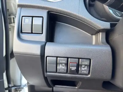 Mazda 5 2.0 16V Exclusive — Monospace 7 places, cuir & climatisation, sans accident — Miniature 26