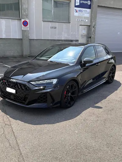 Audi RS3 2.5 TFSI Quattro — Berline sportive 400 ch, faible kilométrage — side view