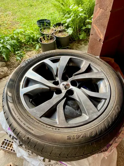Mitsubishi Outlander PHEV Style — SUV hybride rechargeable 4WD, entretien irréprochable — detail