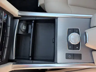 Mercedes-Benz E 400 V6 Avantgarde 4matic — Berline premium allemande, 333 ch, traction intégrale — Miniature 11
