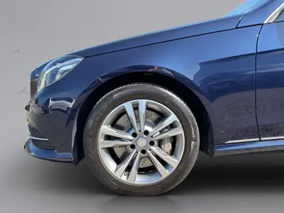 Mercedes-Benz E 400 V6 Avantgarde 4matic — Berline premium allemande, 333 ch, traction intégrale — Miniature 21