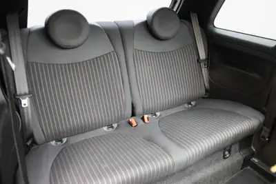 FIAT 500 1.2 Anniversary Collezione — Citadine légendaire, économe et prête à rouler — Miniature 10