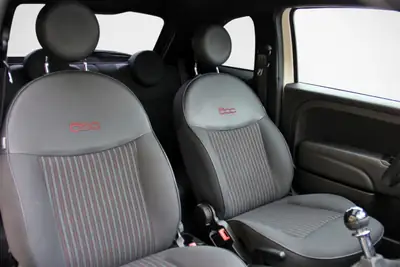 FIAT 500 1.2 Anniversary Collezione — Citadine légendaire, économe et prête à rouler — Miniature 13