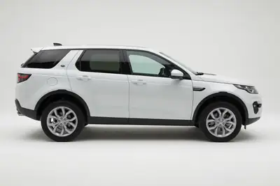 Land Rover Discovery Sport 2.0 TD4 HSE — SUV 7 places, diesel efficace, 51 800 km seulement — détail