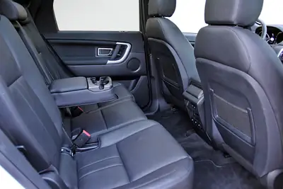 Land Rover Discovery Sport 2.0 TD4 HSE — SUV 7 places, diesel efficace, 51 800 km seulement — Miniature 12