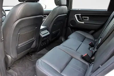Land Rover Discovery Sport 2.0 TD4 HSE — SUV 7 places, diesel efficace, 51 800 km seulement — Miniature 10