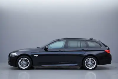 BMW 535d Touring xDrive M-Paket — Break diesel performant, révisions à jour — côté