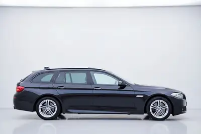BMW 535d Touring xDrive M-Paket — Break diesel performant, révisions à jour — détail