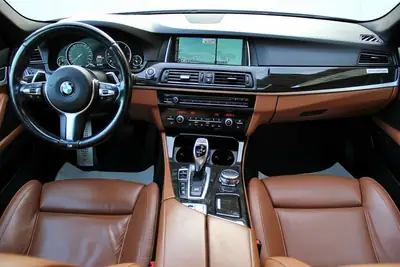 BMW 535d Touring xDrive M-Paket — Break diesel performant, révisions à jour — Miniature 11