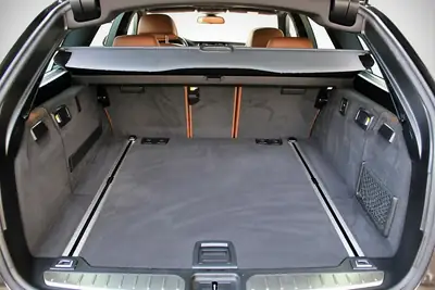 BMW 535d Touring xDrive M-Paket — Break diesel performant, révisions à jour — Miniature 16