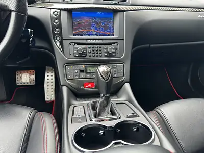 Maserati GranTurismo 4.7 V8 Sport — Coupé sportif légendaire, quasi neuf, 1 propriétaire — Miniature 13
