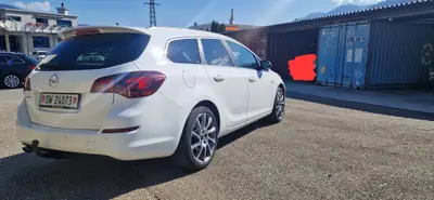 Opel Astra J 16T ST — Break robuste, moteur turbo 130 ch, sans sinistre — detail