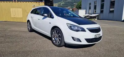 Opel Astra J 16T ST — Break robuste, moteur turbo 130 ch, sans sinistre — Thumbnail 8