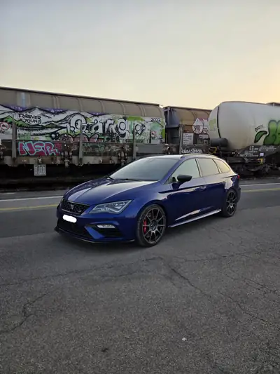 Seat Leon ST 2.0 TSI Cupra 300 4Drive DSG — Berline sportive tout-terrain, 300 ch affûtés — exterior view