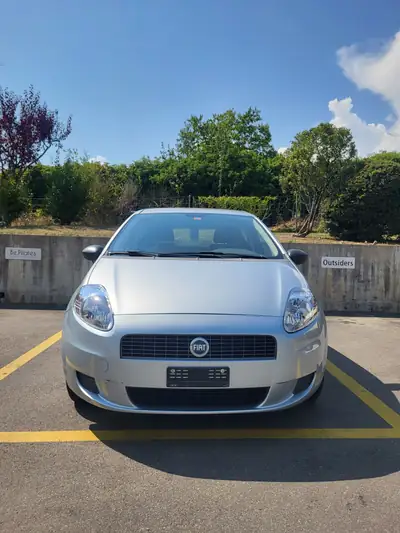 Fiat Punto 1.4 8V 77 Active — Citadine fiable, faible kilométrage, sans sinistre — Außenansicht