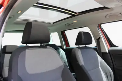 Skoda Yeti 1.8 TSI Ambition 4x4 — SUV compact polyvalent, entretien à jour — Miniature 14