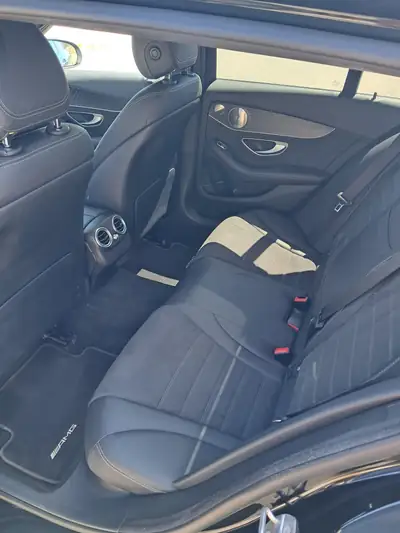 Mercedes-Benz C 220 d Swiss Star AMG Line — Break diesel 4x4, 69 000 km seulement — interior