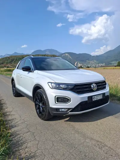 VW T-Roc 2.0 TSI Sport DSG 4Motion — SUV compact 190ch, traction intégrale et technologie connectée — vue extérieure